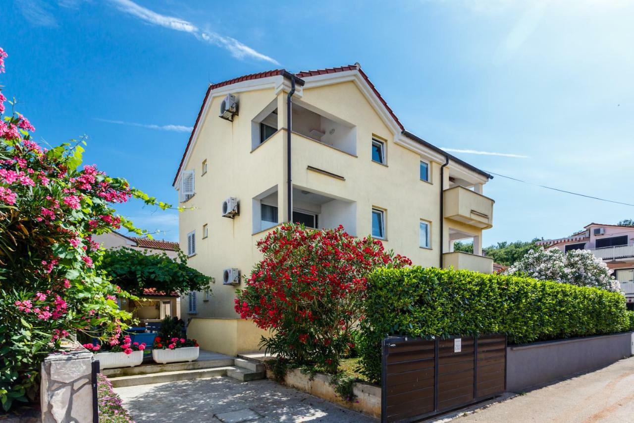 Villa Luka Malinska Exterior photo